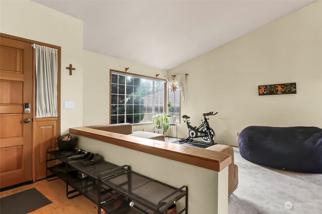 Photo of 912 S 32nd Street, Renton, WA 98055 (MLS # 2290247)