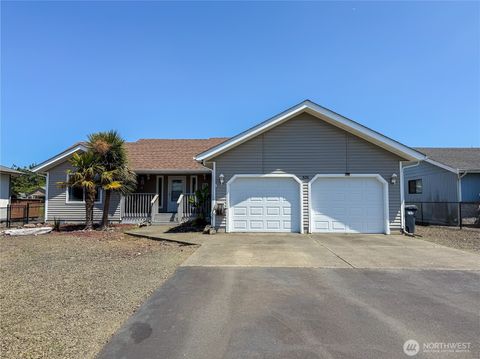 Photo of 526 Canal Drive NE, Ocean Shores, WA 98569 (MLS # 2528248)