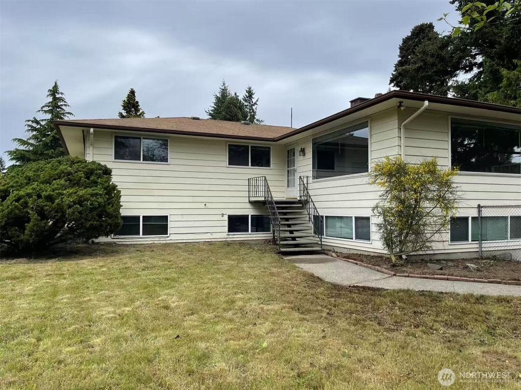 Photo of 4206 S 148th Street, Tukwila, WA 98168 (MLS # 2388767)