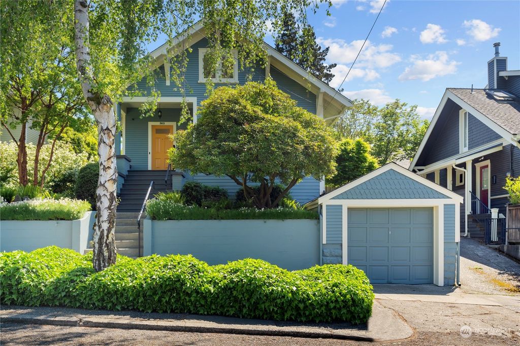 Photo of 363 Lynn Street, Seattle, WA 98109 (MLS # 2069497)