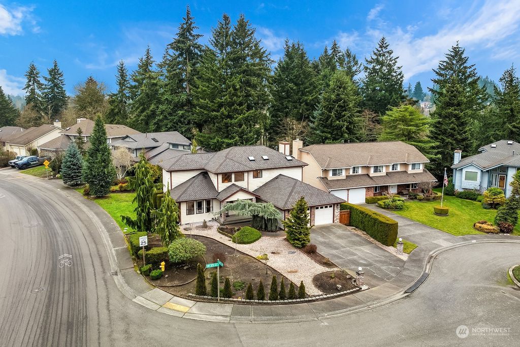 Photo of 1076 SW 325th Court, Federal Way, WA 98023 (MLS # 2322408)