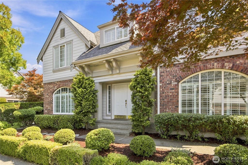 Photo of 6811 117th Avenue NE, Kirkland, WA 98033 (MLS # 2571840)