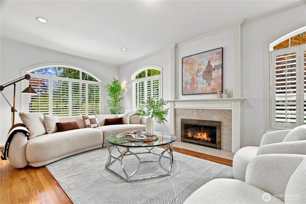 Photo of 6811 117th Avenue NE, Kirkland, WA 98033 (MLS # 2571840)