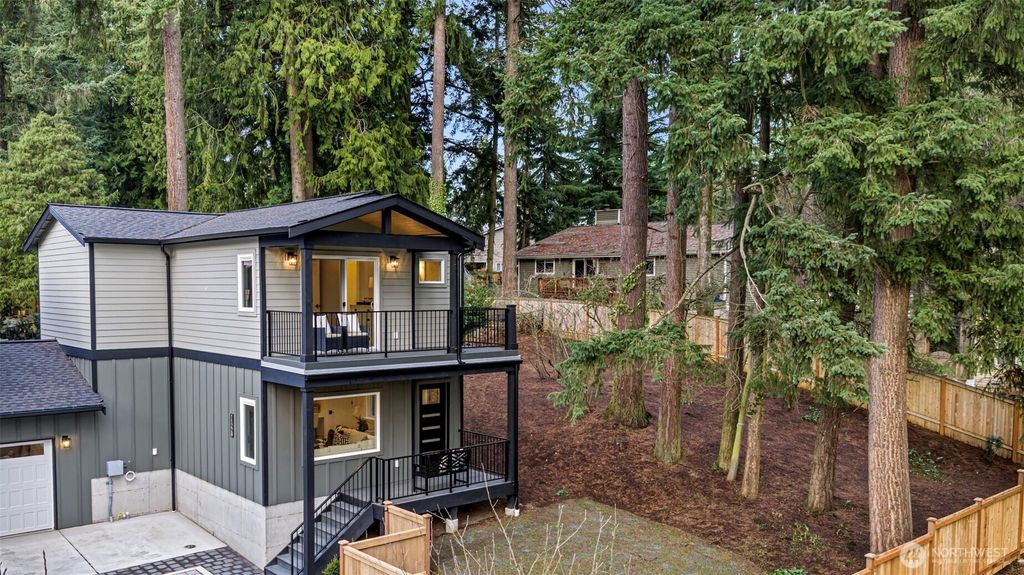 Photo of 11220 115th Place NE, Kirkland, WA 98033 (MLS # 2465205)