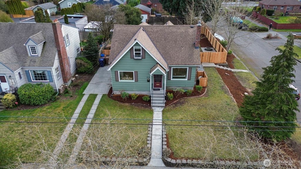 Photo of 3924 N 12th Street, Tacoma, WA 98406 (MLS # 2489287)