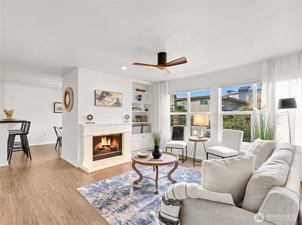 Photo of 500 Aloha Street #305, Seattle, WA 98109 (MLS # 2581587)