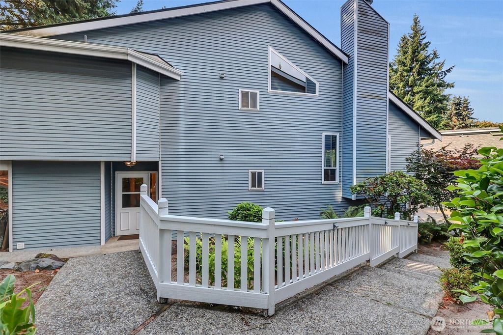 Photo of 12320 101st Court NE, Kirkland, WA 98034 (MLS # 2422390)