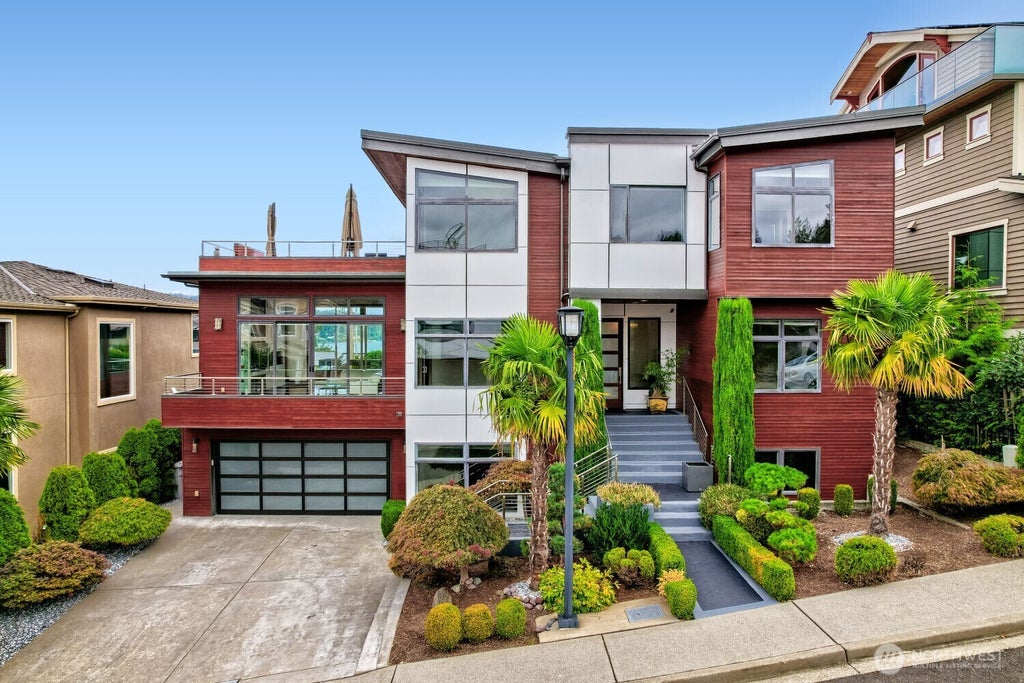 Photo of 1018 N 37th Street, Renton, WA 98056 (MLS # 2580356)