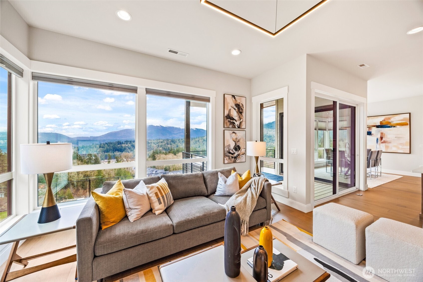 2599 NW Si View Lane