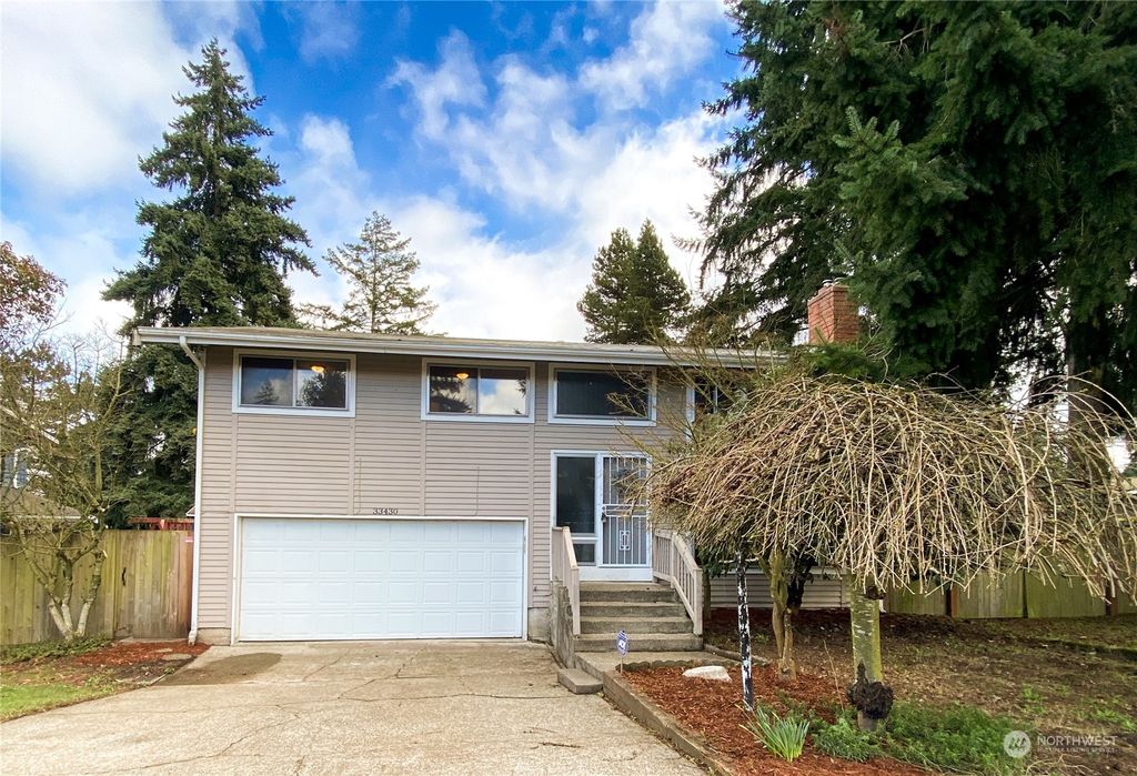Photo of 33430 26th Place SW, Federal Way, WA 98023 (MLS # 2205241)