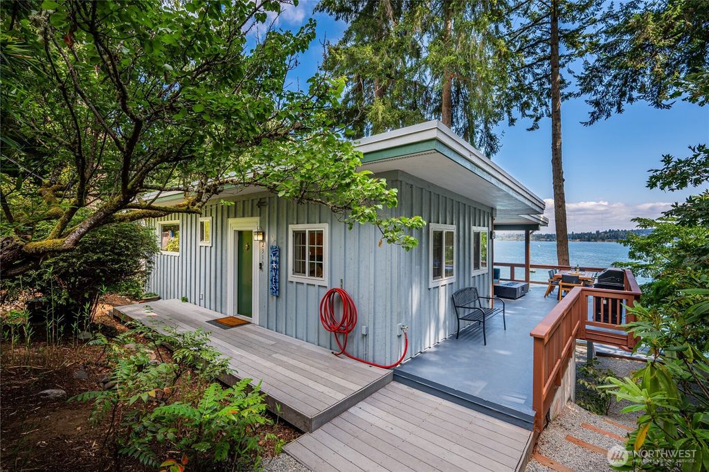Photo of 23134 Vashon Highway SW, Vashon, WA 98070 (MLS # 2489761)
