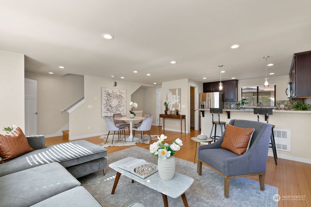 Photo of 2040 Eastlake Avenue E, Seattle, WA 98102 (MLS # 2137231)