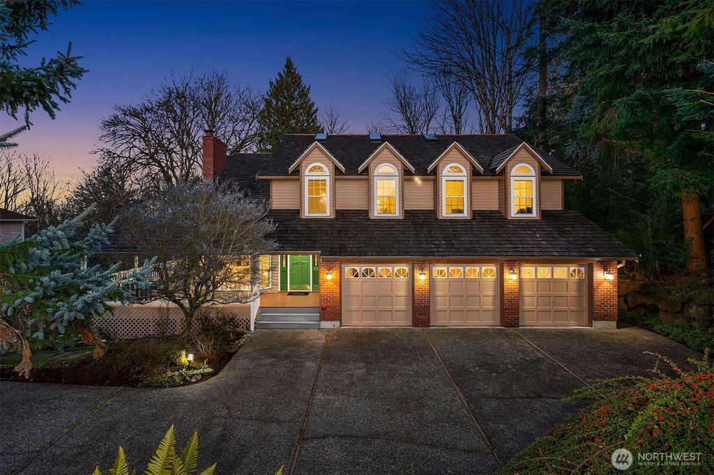 Photo of 4764 155th Place SE, Bellevue, WA 98006 (MLS # 2470398)