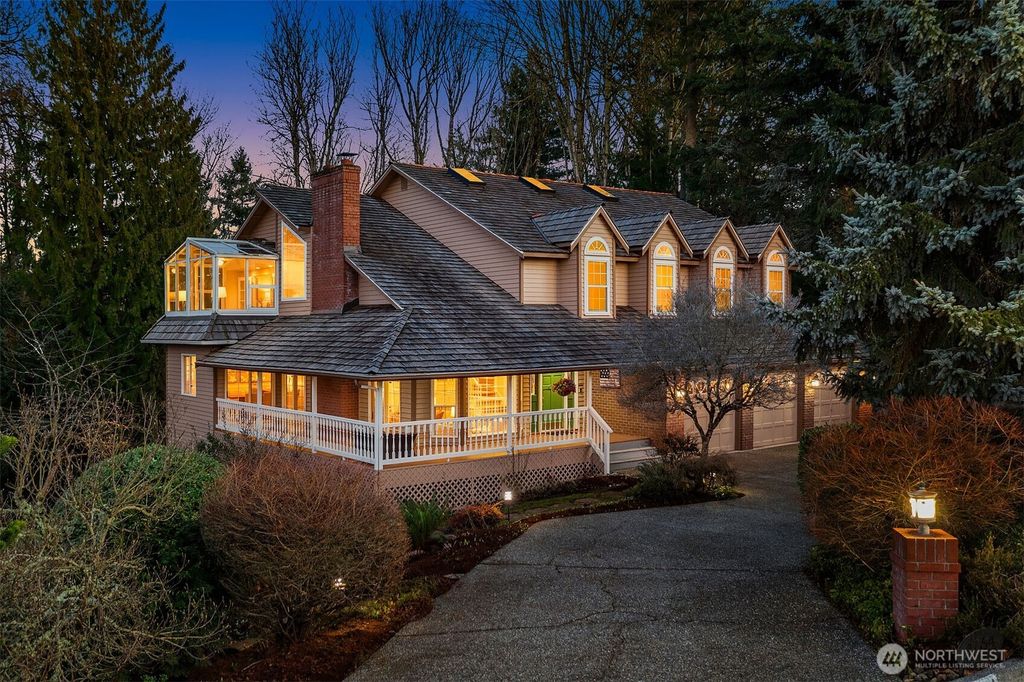 Photo of 4764 155th Place SE, Bellevue, WA 98006 (MLS # 2470398)