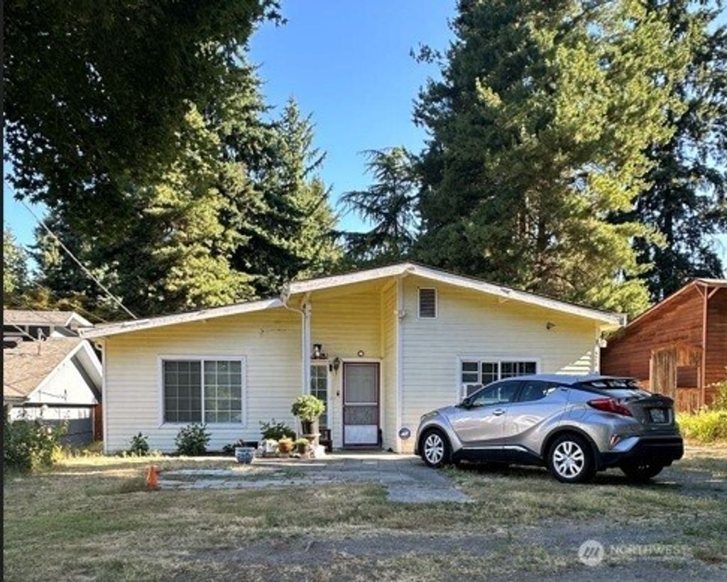 Photo of 328 NE 152nd Street, Shoreline, WA 98155 (MLS # 2408158)