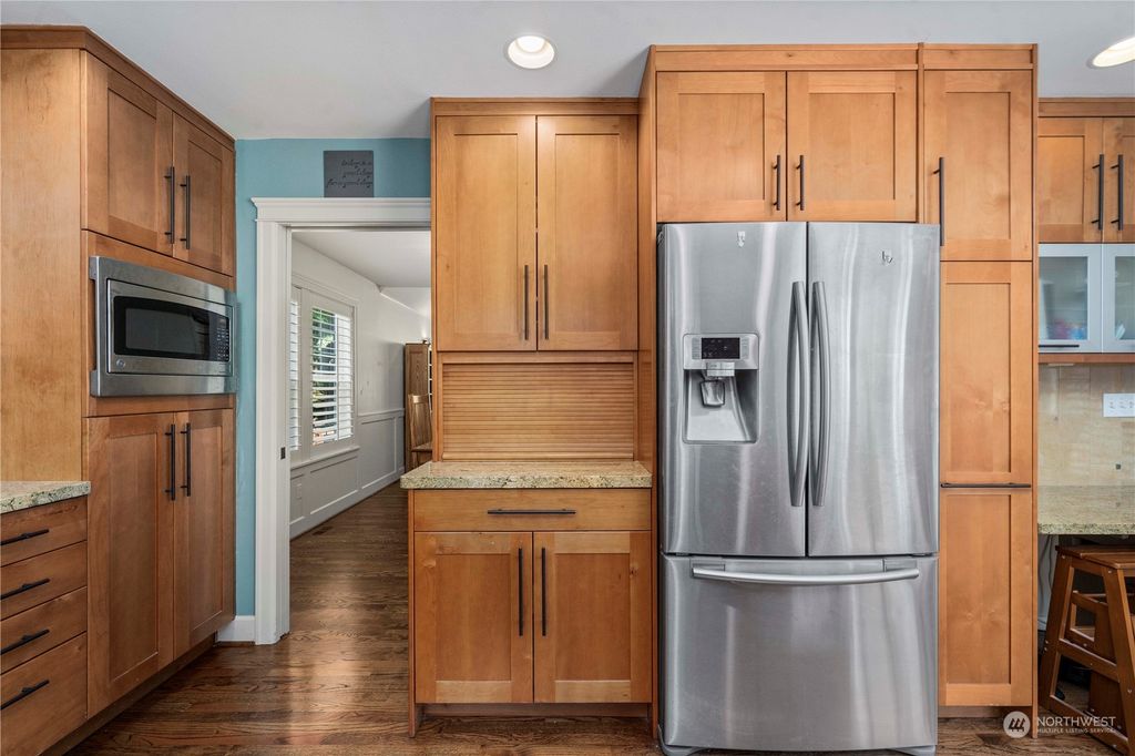 Photo of 13520 184th Avenue NE, Woodinville, WA 98072 (MLS # 2225191)