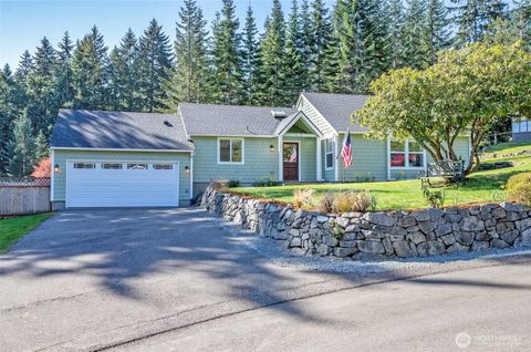 Photo of 912 125th Street Ct NW, Gig Harbor, WA 98332 (MLS # 2504705)