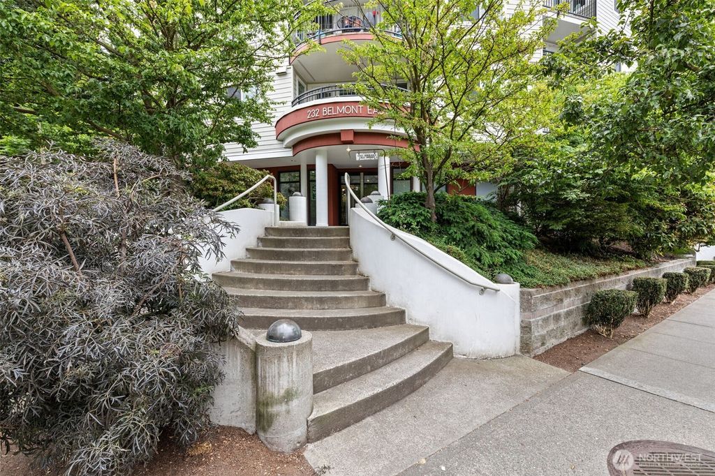 Photo of 232 Belmont Avenue E #201, Seattle, WA 98102 (MLS # 2402174)