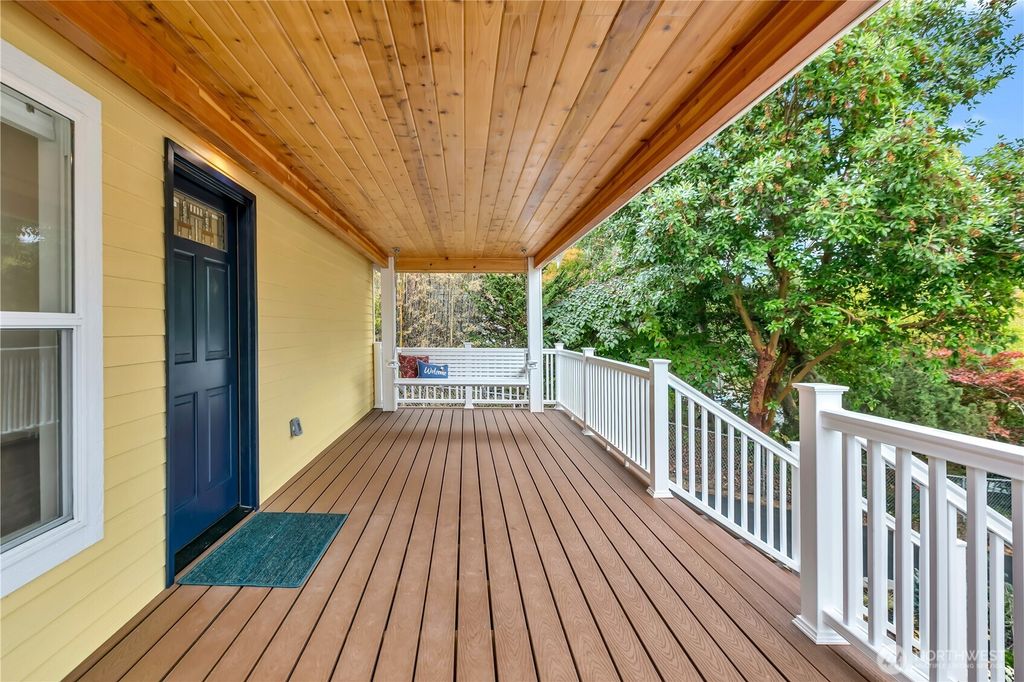 Photo of 15543 11th Avenue NE, Shoreline, WA 98155 (MLS # 2451180)