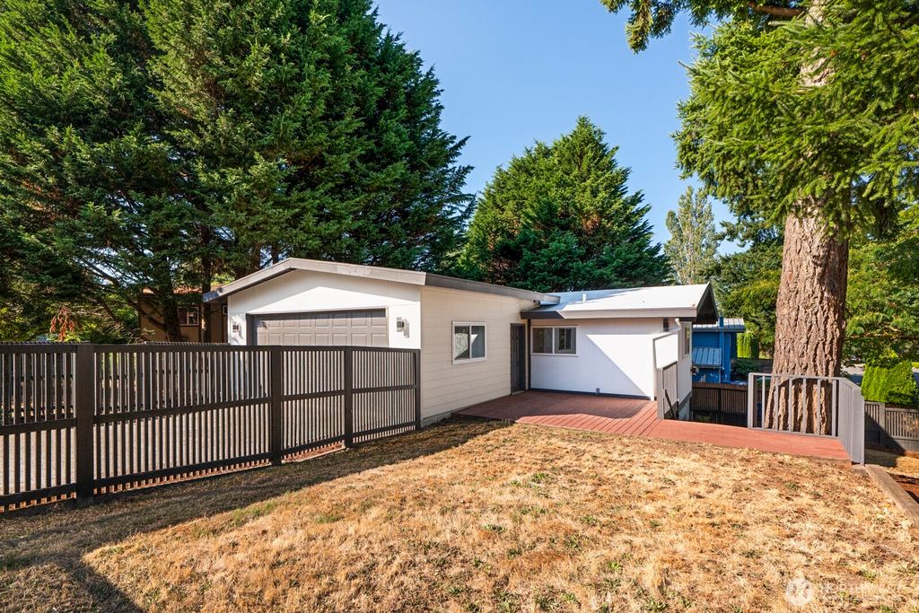 Photo of 8801 NE 140th Place, Kirkland, WA 98034 (MLS # 2435487)