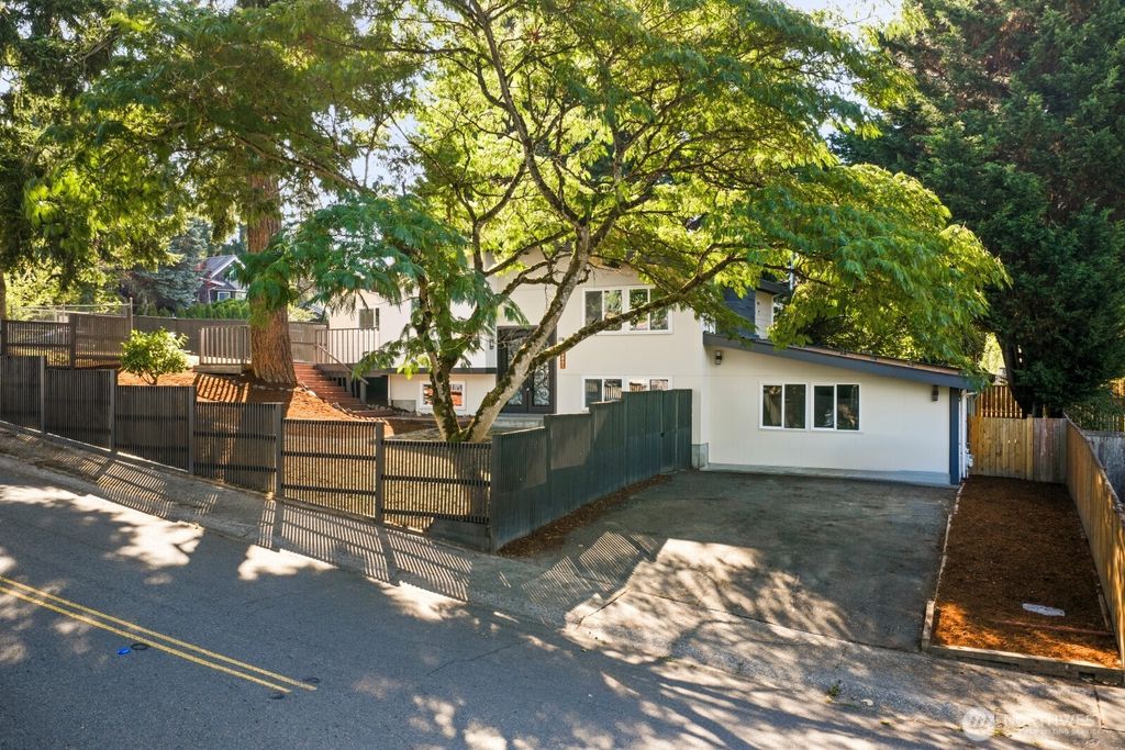 Photo of 8801 NE 140th Place, Kirkland, WA 98034 (MLS # 2435487)