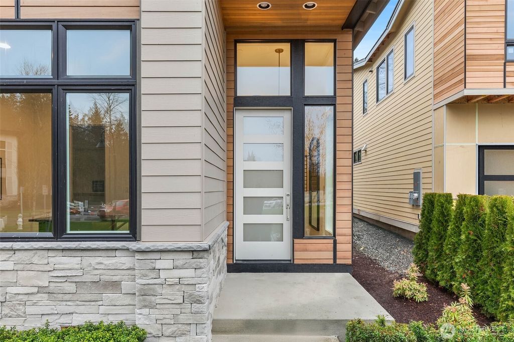 Photo of 21021 SE 80th Street, Issaquah, WA 98027 (MLS # 2470316)