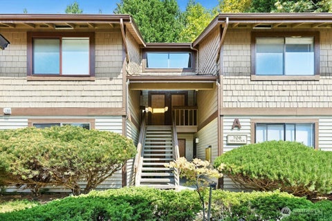 Photo of 705 143rd Avenue NE #A2, Bellevue, WA 98007 (MLS # 2571361)