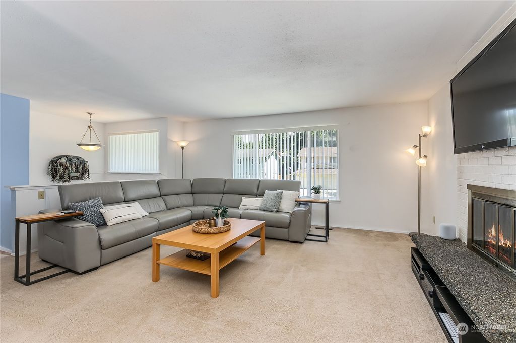 Photo of 10627 164th Avenue NE, Redmond, WA 98052 (MLS # 2132779)