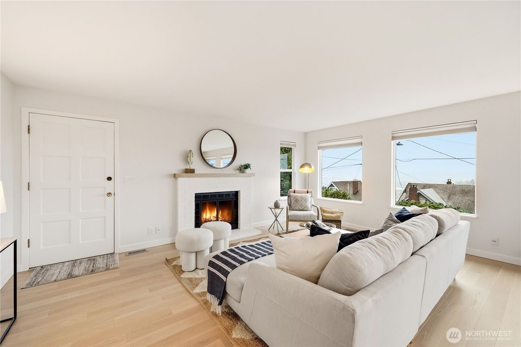 Photo of 3821 34th Avenue SW, Seattle, WA 98126 (MLS # 2512405)