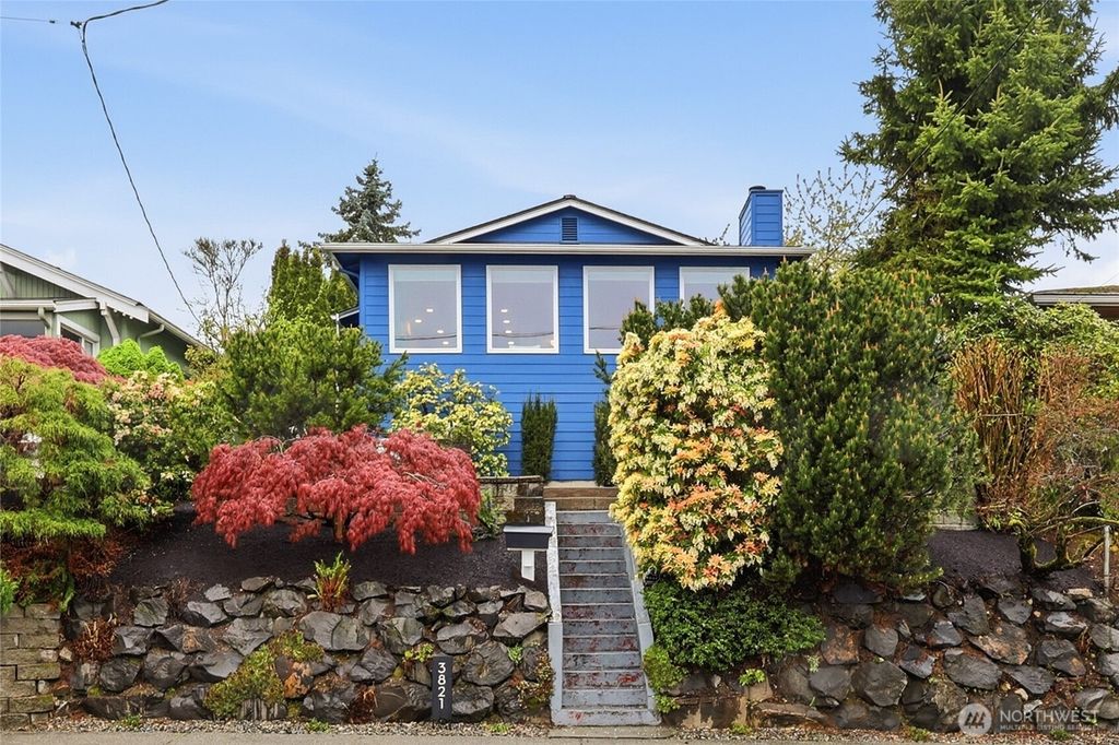 Photo of 3821 34th Avenue SW, Seattle, WA 98126 (MLS # 2512405)