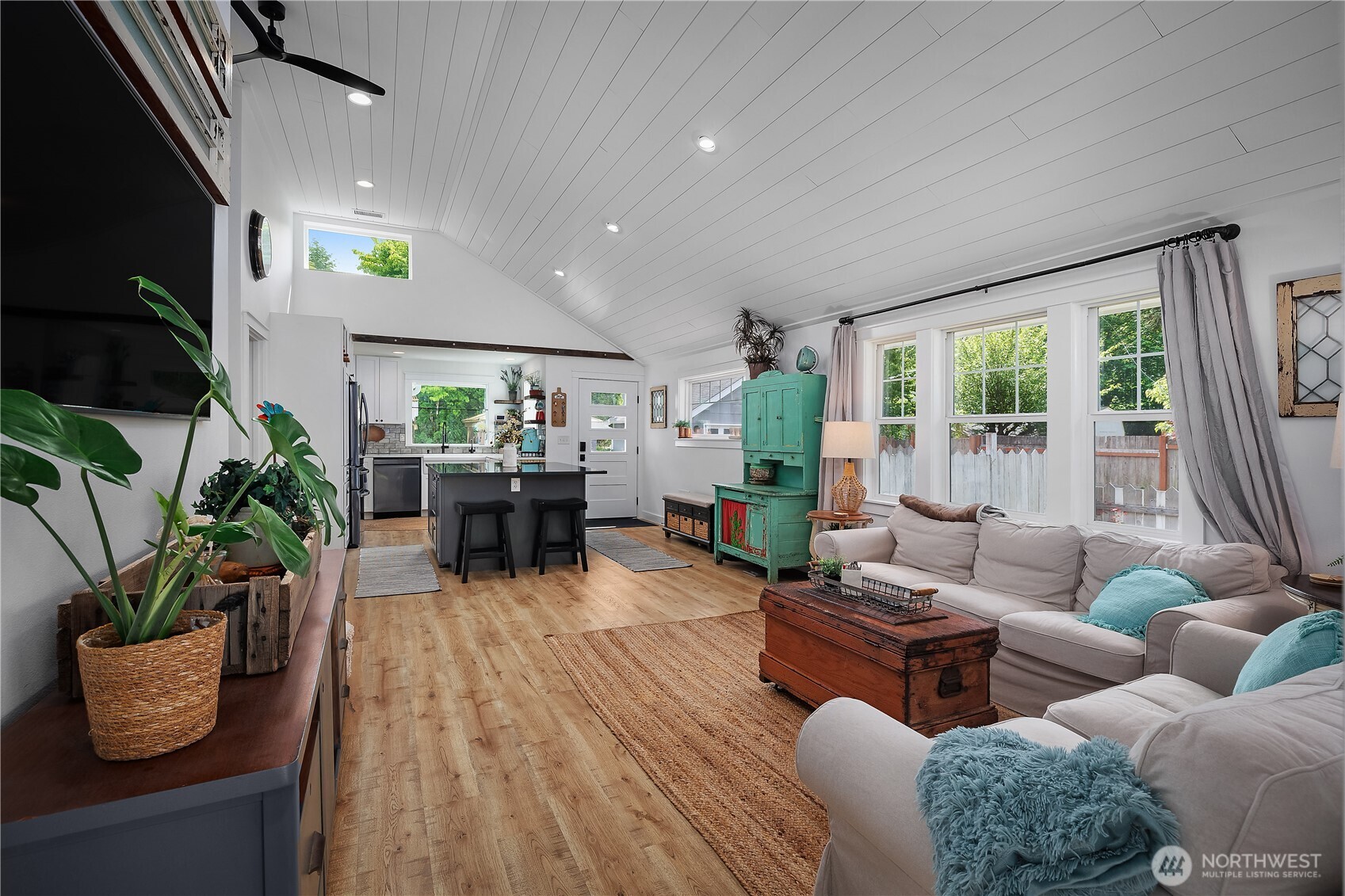 402 N 6th Avenue SW