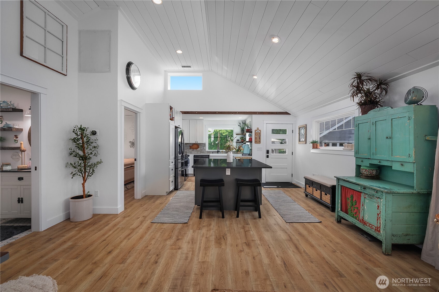 402 N 6th Avenue SW