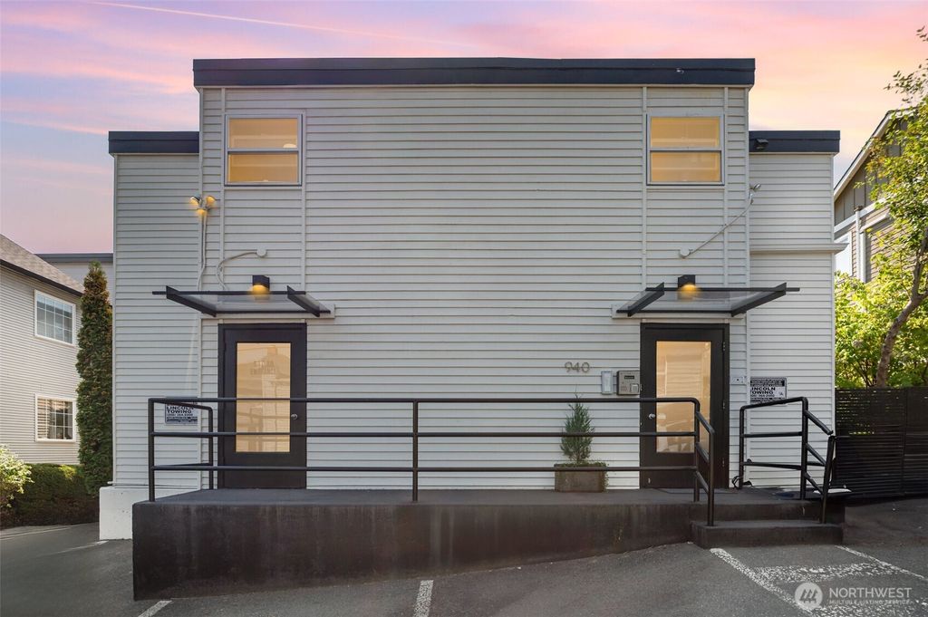 Photo of 940 N 35th Street #301, Seattle, WA 98103 (MLS # 2418868)