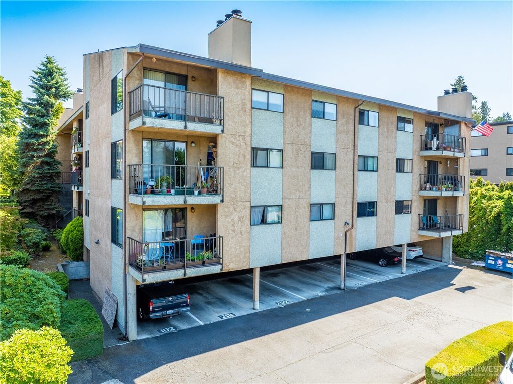 Photo of 1050 5th Avenue S, Edmonds, WA 98026 (MLS # 2422979)