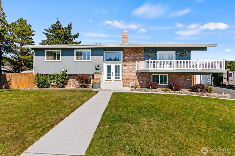 1204 N Vista Road