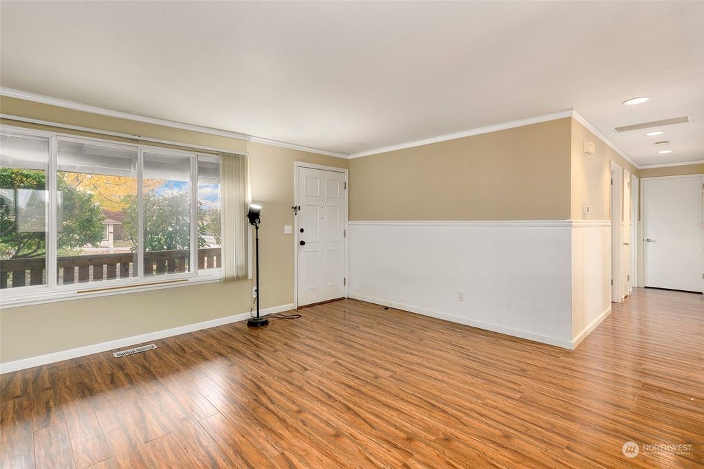 Photo of 1523 S 242nd Street, Des Moines, WA 98198 (MLS # 2011731)