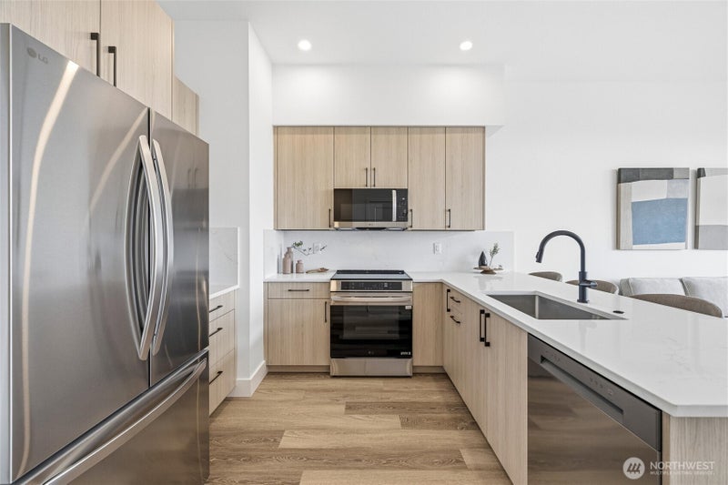 1109 Divine Lane