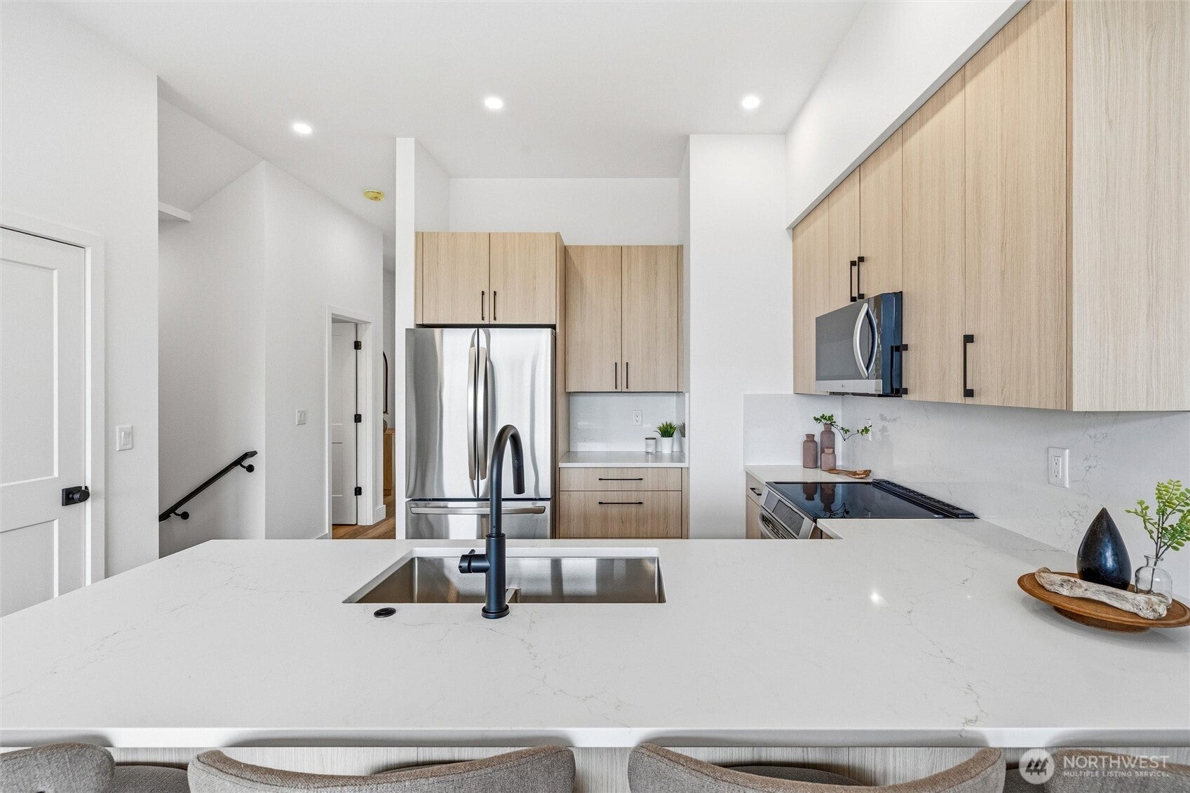 1109 Divine Lane