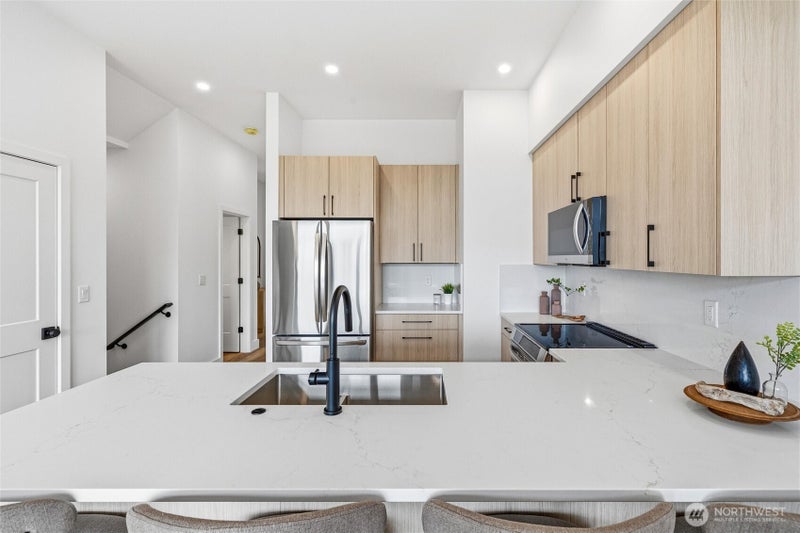 1109 Divine Lane