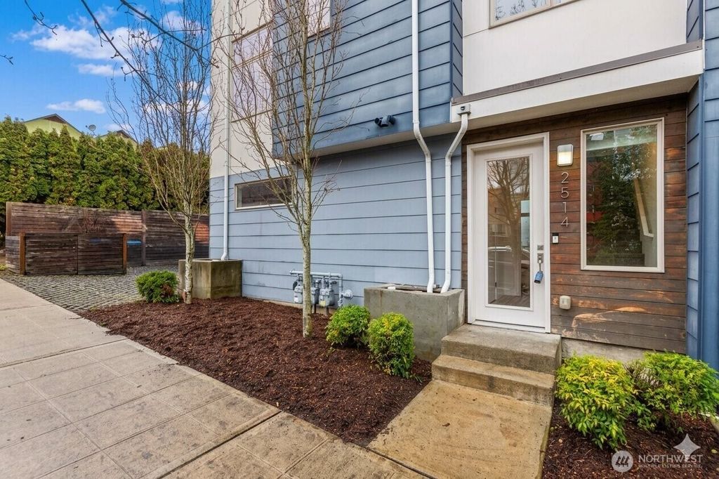 Photo of 2514 S Washington Street, Seattle, WA 98144 (MLS # 2494027)
