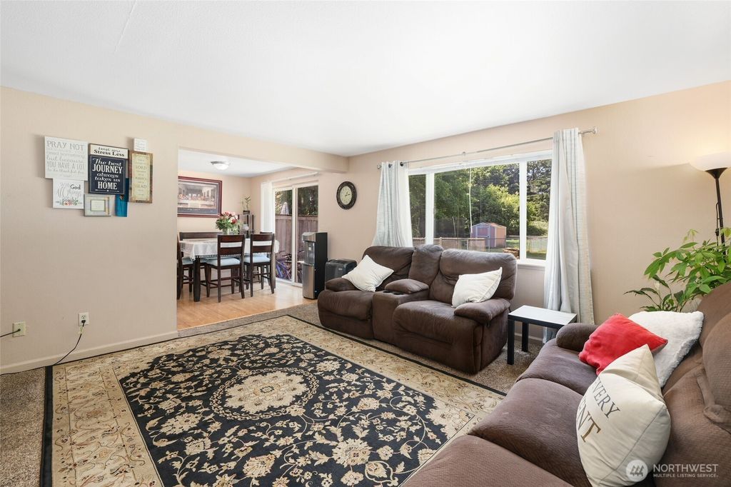 Photo of 643 School Street SE, Lacey, WA 98503 (MLS # 2472540)