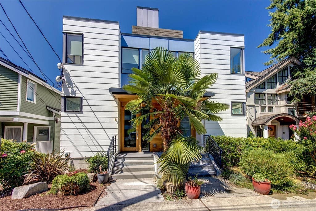Photo of 2359 Yale Avenue E #A, Seattle, WA 98102 (MLS # 2565898)