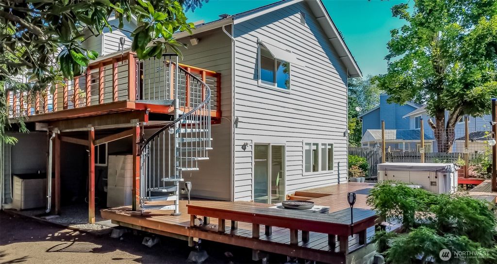 Photo of 22004 117th Avenue SE, Kent, WA 98031 (MLS # 2475409)