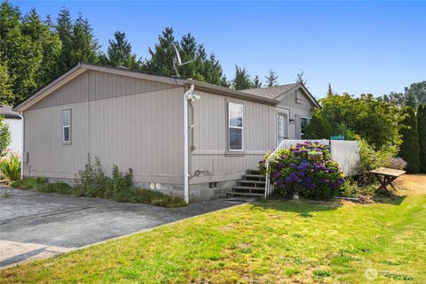 Photo of 905 Carriage Ct CT #14, Sedro Woolley, WA 98284 (MLS # 2558946)
