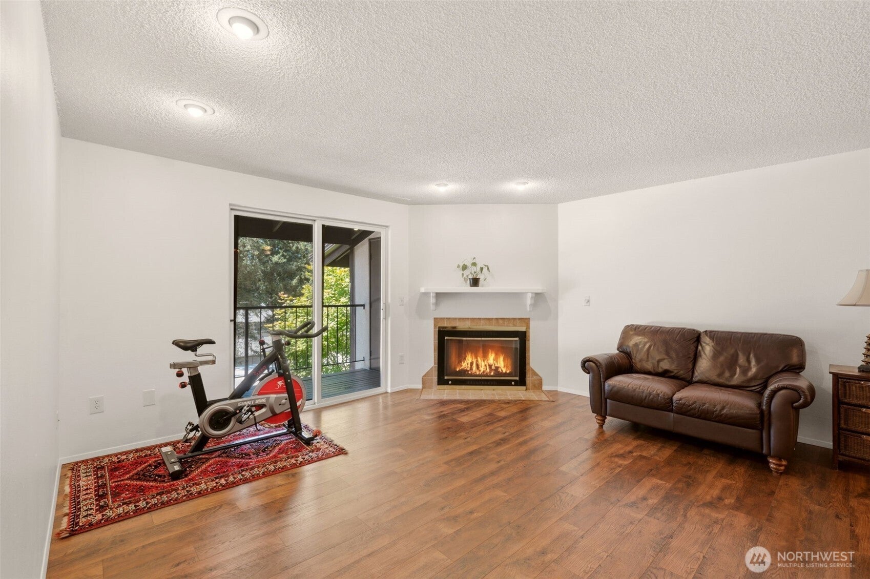 4601 Grandview Drive W R317