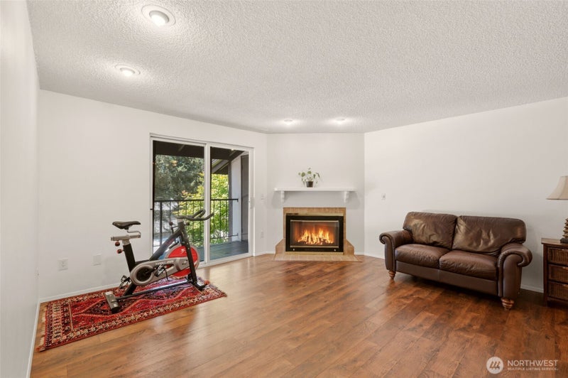 4601 Grandview Drive W R317