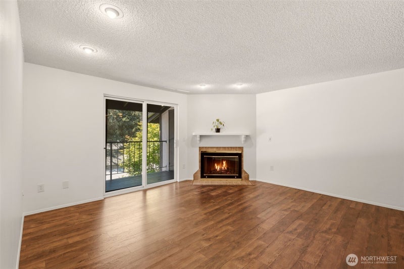 4601 Grandview Drive W R317