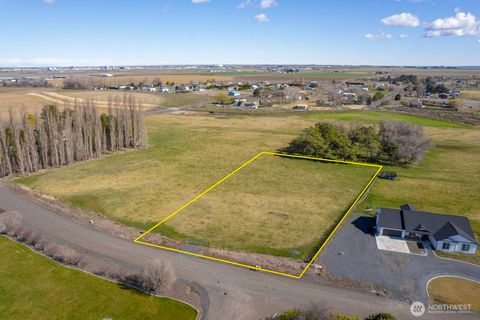 Photo of 145 SE K.7, Moses Lake, WA 98837 (MLS # 2492195)