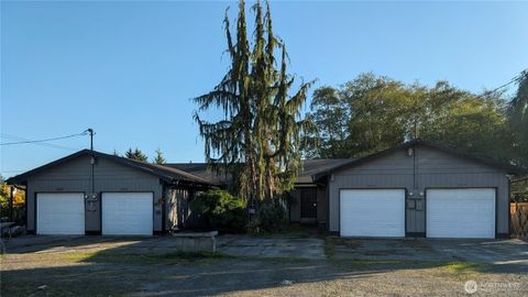 Photo of 1007 Macfarlane St, Aberdeen, WA 98520 (MLS # 2438062)
