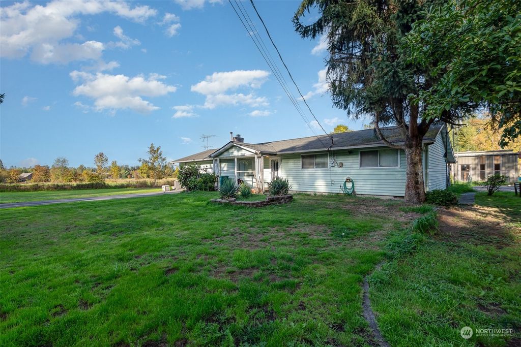 Photo of 39606 Auburn Enumclaw Road SE, Auburn, WA 98092 (MLS # 2305507)